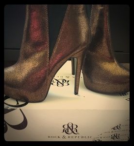 Rock & republic booties brand new size 7
